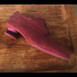 John Fluevog women’s shoe size 7.5 maroon lace up with one inch pink heel